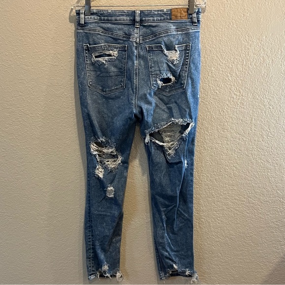 American Eagle Women's Size 8 Destructed Distressed Denim Stretch Blue Jeans - Picture 2 of 3